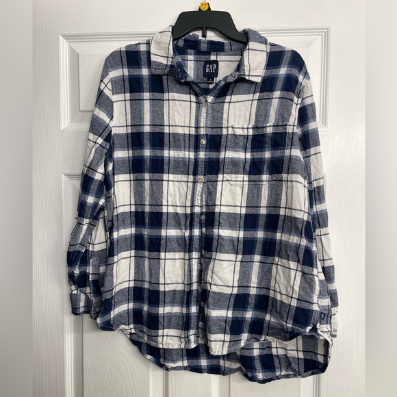 GAP Tops - 💙Ladies GAP flannel